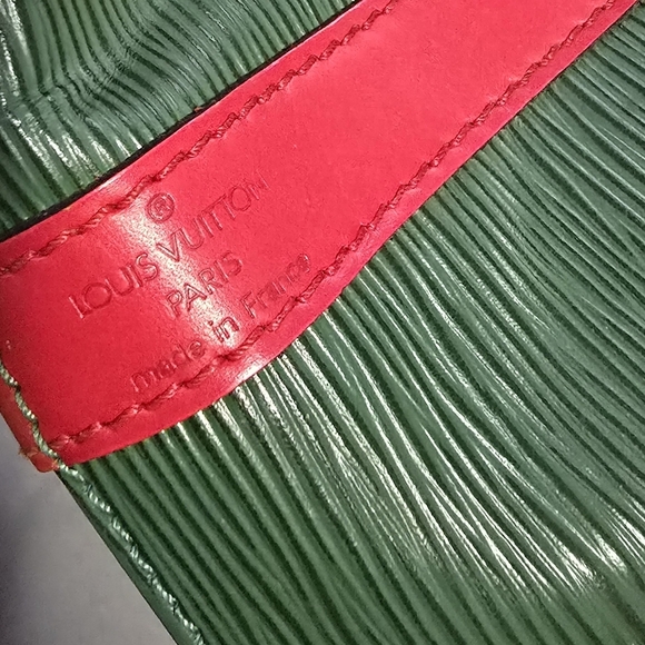 Gorgeous Louis Vuitton Epi Bi-Color Petit Noe Borneo Castillan Red - Picture 10 of 11